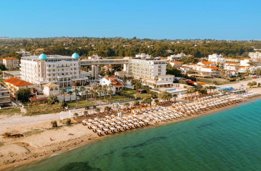 Santa Beach Hotel Agía Triás Dış mekan fotoğraf